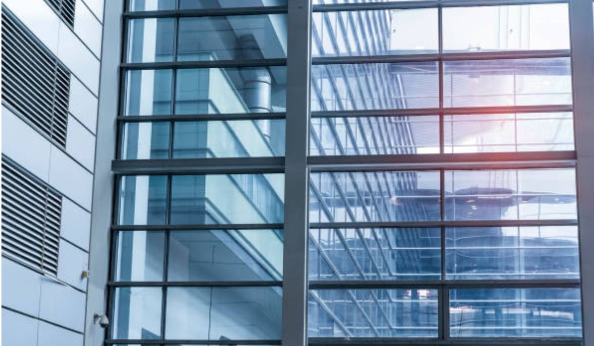 Glazing vs. Curtain Wall